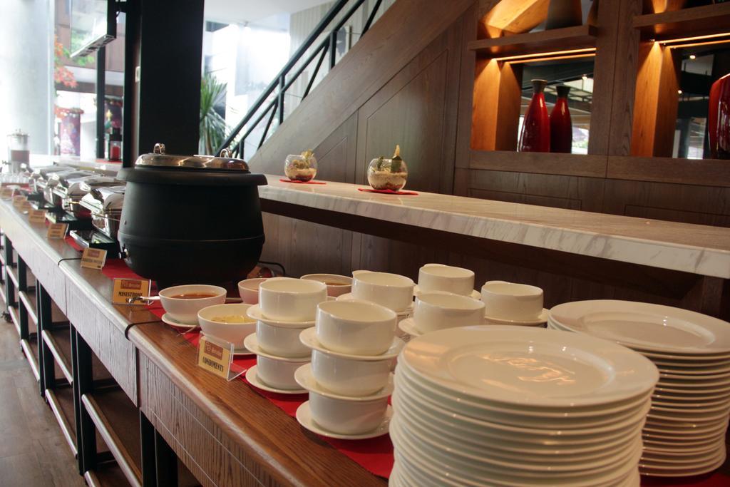 Ra Premiere Simatupang Appartement Jakarta Buitenkant foto